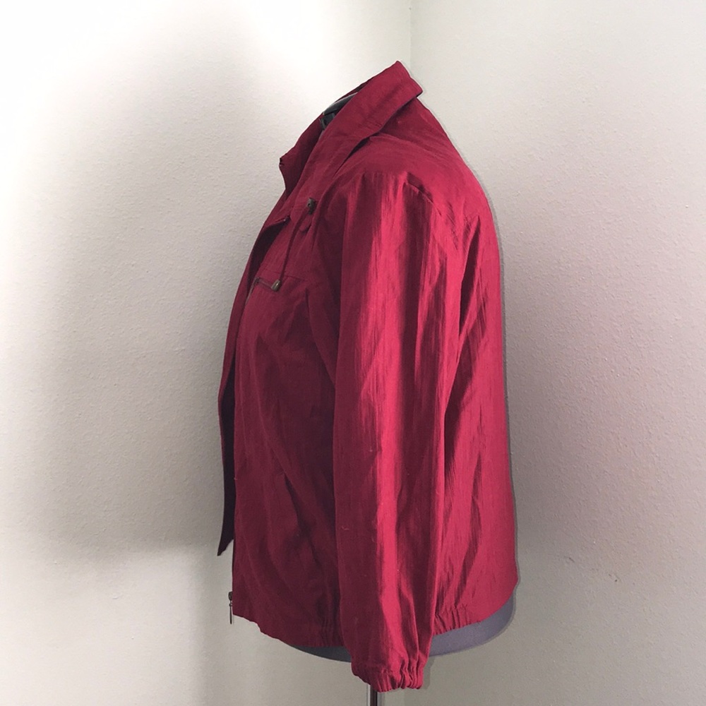 Red Jacket - Picture 3 of 6